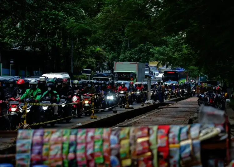 Potret Kemacetan di Jalan Imam Bonjol Gara-gara Pengerjaan Pipa PDAM