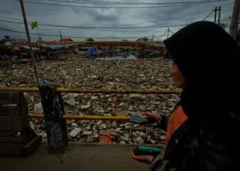 Potret Tumpukan Sampah di Kali Prancis Dadap, Kosambi