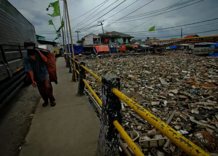Potret Tumpukan Sampah di Kali Prancis Dadap, Kosambi