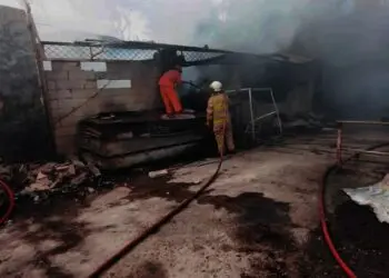 Gudang Helm di Sepatan Ludes Terbakar