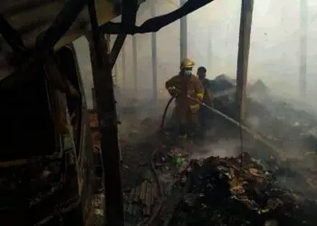 Lapak Limbah Terbakar di Rajeg, Pemilik Rugi Rp450 Juta