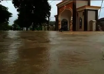 BANJIR–Kondisi banjir merendam Kampung Bojen, Kecamatan Sobang, Kabupaten Pandeglang, Jumat (19/11/2021). (ISTIMEWA)