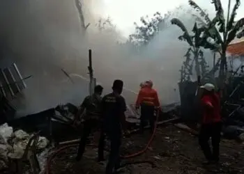 Lapak Rongsokan Ilegal di Cipondoh Terbakar, Warga Minta Dilakukan Penutupan