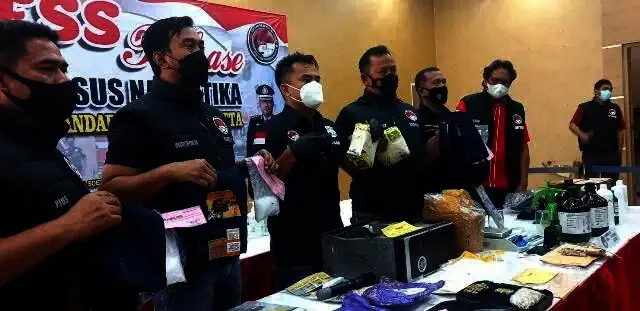 Disamarkan Jadi Kiriman Celana Jeans, Peredaran Sabu Jaringan Internasional Digagalkan