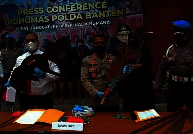 Polda Banten Tindak Tegas 9 Berandal Jalanan, Sejumlah Sajam-pun Diamankan