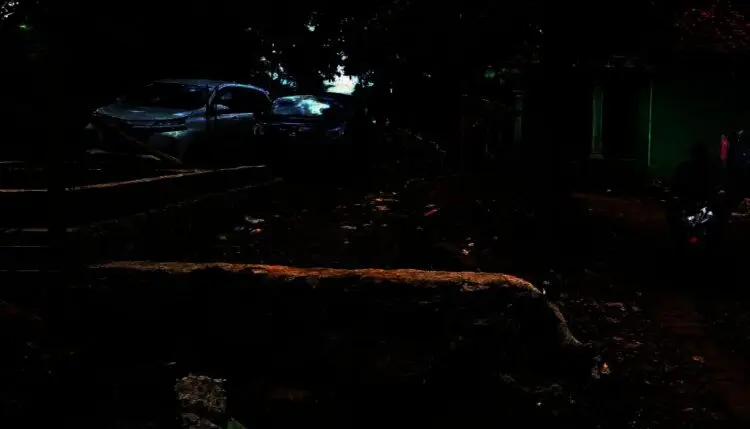 Camat Cigeulis Ancam Polisikan Pembuat Pondasi di Jalan Umum yang Dianggap Merugikan Warga