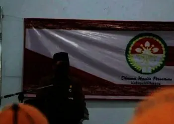 Sekda Kabupaten Serang Tubagus Entus Mahmud Sahiri, menyampaikan sambutan pada peringatan Dirgahayu DWP ke 22. (ISTIMEWA)