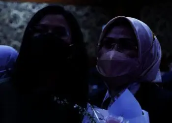 Suasana Haru Usai Paripurna, Bupati Tatu Dapat Kejutan di Hari Ibu