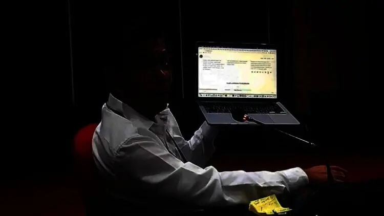 Pemuda Nekat Lawan Petugas Pakai Golok