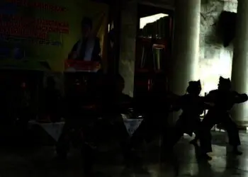 Bupati Serang Ratu Tatu Chasanah, menyaksikan pementasan Silat Kaserangan. (ISTIMEWA)