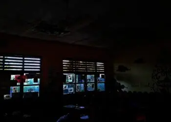 Atap Gedung SDN Karangharja 2 Jebol, Tetap Dipakai Belajar