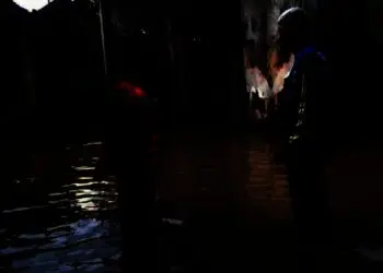 Puluhan rumah warga di Desa Cigelam, Kecamatan Ciruas, Kabupaten Serang, terendam banjir, Minggu (26/12/2021). (ISTIMEWA)