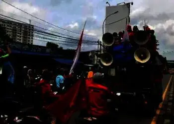 Tolak Kenaikan UMK, Ribuan Buruh Mogok Kerja dan Sweeping Perusahaan