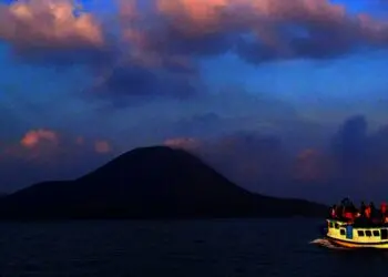 Gunung Anak Krakatau Aktif dan Status Waspada, Tidak Boleh Mendekat dalam Radius 2 Km
