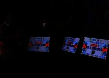 Wali Kota Arief Serahkan Hadiah Pemenang Lomba Logo, Maskot dan Official Song Porprov Banten ke- VI