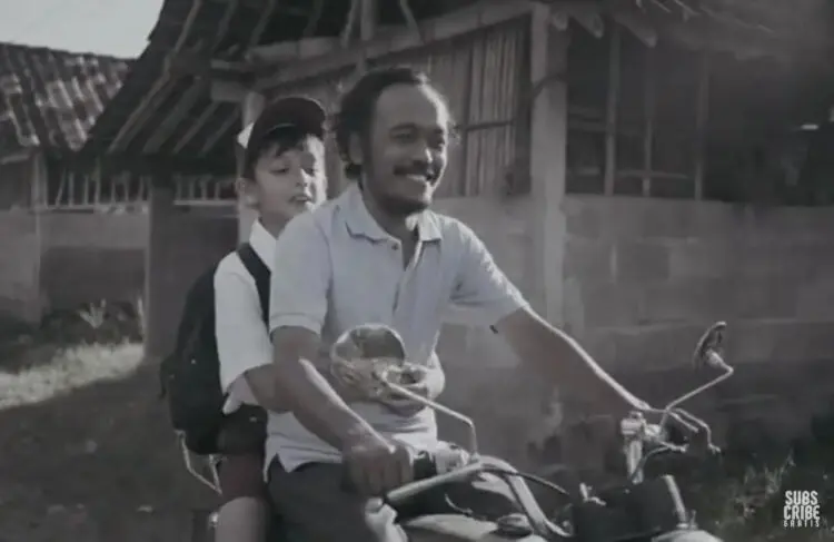 Lirik Lagu Tentang Rindu - Di Muhammad Davirzha