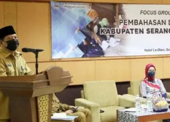 Sekretaris Daerah (Sekda) Kabupaten Serang, Tubagus Entus Mahmud Sahiri, membuka Focus Grup Discussion (FGD) Pembahasan Data Publikasi Kabupaten Serang dalam angka Tahun 2022, yang digelar Badan Pusat Statistik (BPS) Kabupaten Serang, Selasa (25/1/2022). (ISTIMEWA)