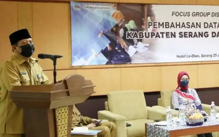 Sekretaris Daerah (Sekda) Kabupaten Serang, Tubagus Entus Mahmud Sahiri, membuka Focus Grup Discussion (FGD) Pembahasan Data Publikasi Kabupaten Serang dalam angka Tahun 2022, yang digelar Badan Pusat Statistik (BPS) Kabupaten Serang, Selasa (25/1/2022). (ISTIMEWA)