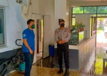 Foto : Personil Satuan Samapta, periksa lokasi wisata pemandian Tirta Mas di Ciruas, Kabupaten Serang. (ISTIMEWA)