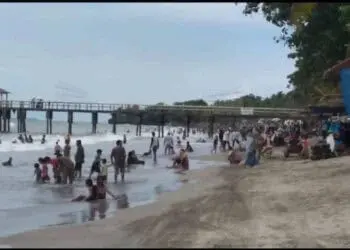 Libur Tahun Baru, Kawasan Wisata Anyer - Cinangka Ramai Pengunjung