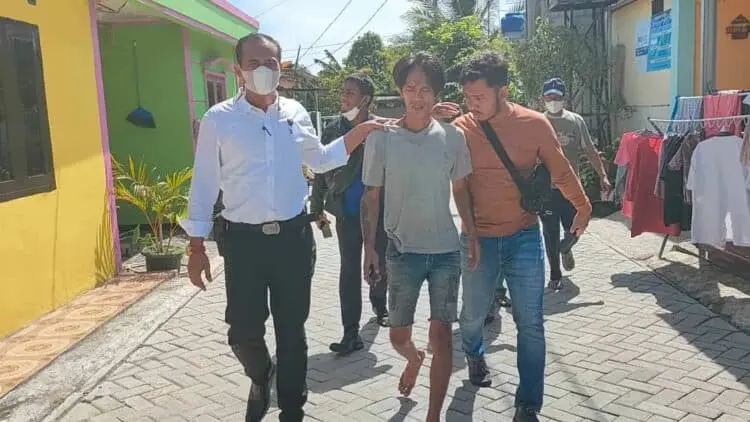 Minta Pasangkan Gas, Istri Dibacok Suami di Tigaraksa