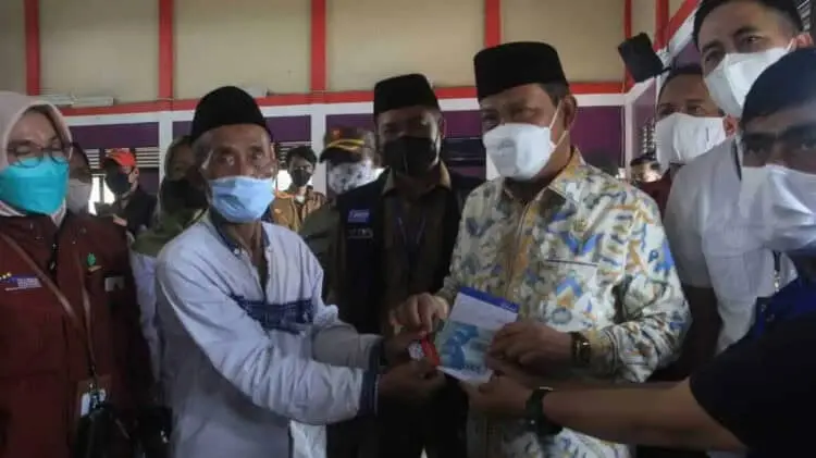 323 Keluarga Penerima Manfaat di Curug Terima Bantuan Sosial