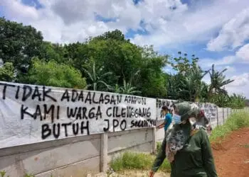 Tak Kunjung Dibuatkan JPO, Warga Cilenggang Kembali Protes
