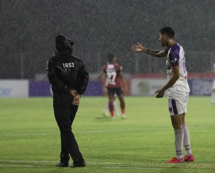 Tak Dapat Penalti dan Dikartu Kuning, Widodo Soroti Wasit