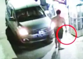Tabrak Motor di Pondok Aren, Pengemudi Mobil Keluar Sambil Tenteng “Pistol”