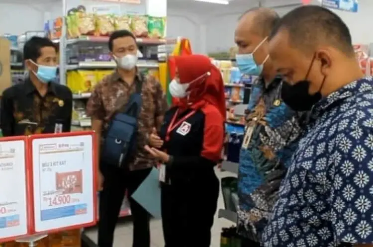 Cegah Penimbunan Minyak Goreng, Diskoperindag Pandeglang Sidak Minimarket