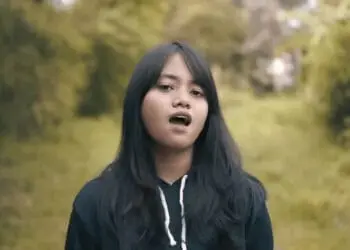 Lirik Lagu Waktu Yang Salah – Hanin Dhiya
