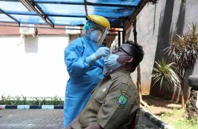 PTM 100 Persen, Ribuan Guru di Kota Tangerang Dites Usap PCR