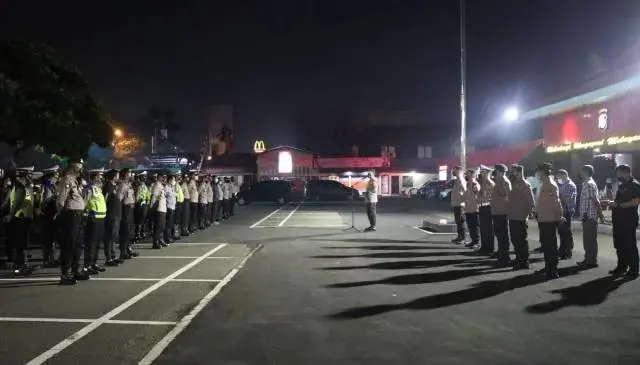 Cegah Gangguan Kamtibmas, Polres Metro Tangerang Kota Gelar Apel Dini Hari