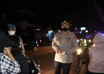 Tim gabungan melakukan operasi yustisi di tempat tempat keramaian, di wilayah Kabupaten Serang, Sabtu (19/2/2022) malam. (ISTIMEWA)