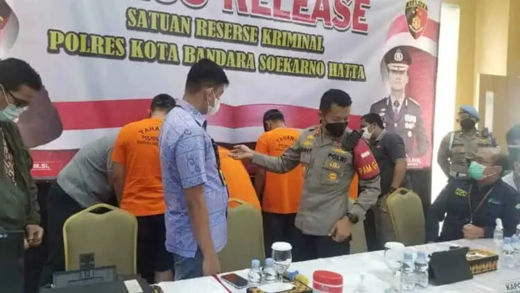 Jual Ratusan Surat Antigen Palsu di Bandara Soetta, Empat Orang Ditangkap