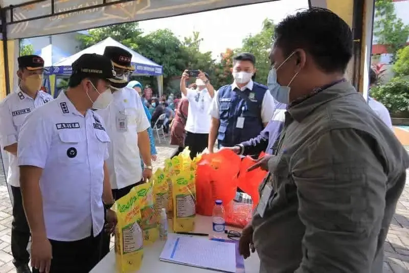 Operasi Pasar Minyak Goreng dan Daging di Kota Tangerang Digelar Bergiliran Operasi Pasar Minyak Goreng dan Daging di Kota Tangerang Digelar Bergiliran