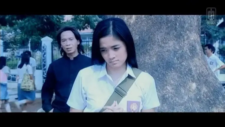 Lirik Lagu Kisah kasih di sekolah- Chrisye