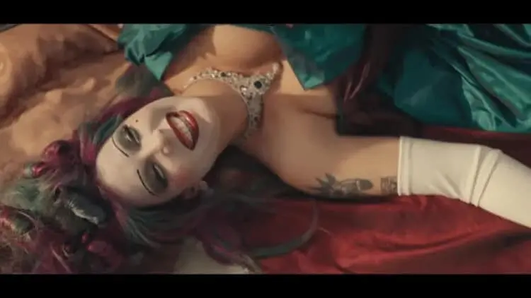 Lirik Lagu Girl is a Gun – Halsey