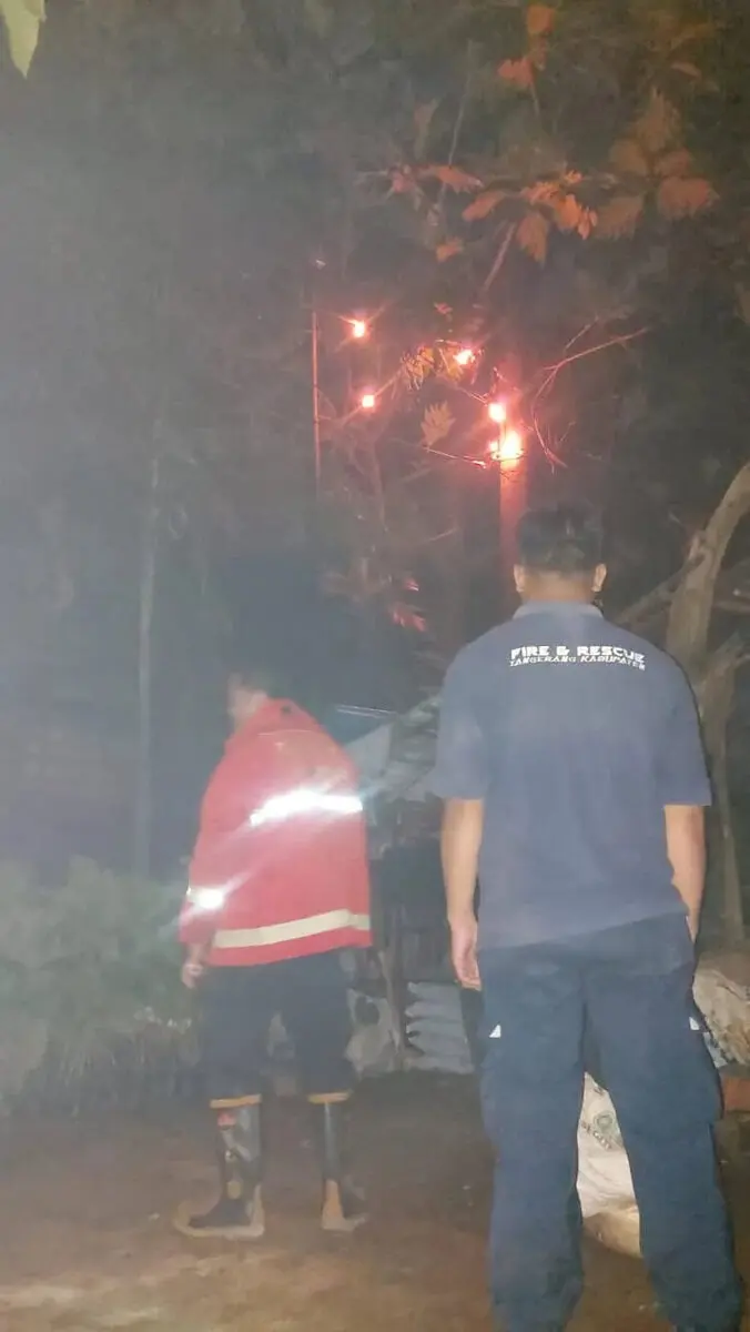 Gardu Listrik di Jalan Puri Jaya Terbakar