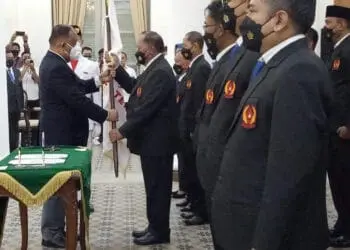 Ketua Umum KONI Pusat, lantik jajaran pengurus KONI Provinsi Banten. (ISTIMEWA)