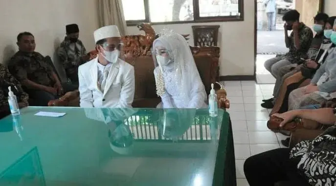 10 Pasangan Menikah di Tanggal Cantik 22-2-22