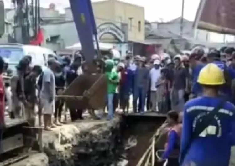 Dua Pekerja Proyek PDAM TKR Tetimbun Galian, Satu Orang Tewas