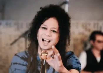 Lirik Lagu Mungkinkah – Stinky