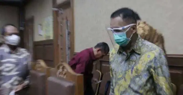 Mantan Pejabat Pajak Divonis 9 dan 6 Tahun Bui
