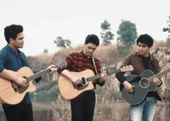 Lirik Lagu I Still Love You – The Overtunes