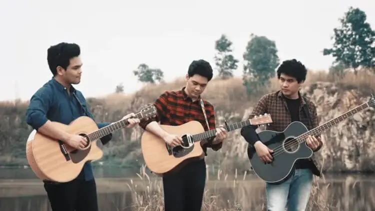Lirik Lagu I Still Love You – The Overtunes