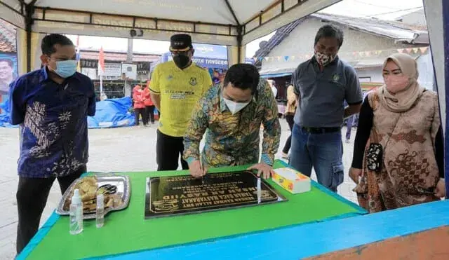 Resmikan Taman Bacaan, Wali Kota Arief: Atur Jumlahnya