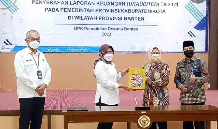 Serahkan LKPD Tahun 2021 ke BPK, Begini Harapan Bupati Tatu