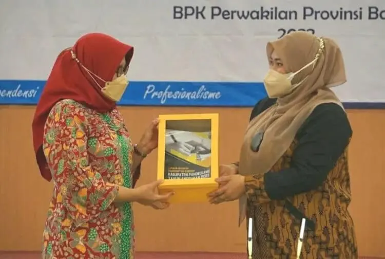 Serahkan Dokumen LKPD TA 2021 ke BPK RI, Bupati Irna: Semoga Bisa WTP Keenam Kali