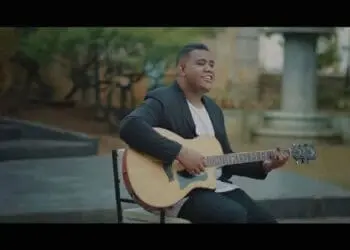 Lirik Lagu Cinta Luar Biasa – Andmesh Kamaleng